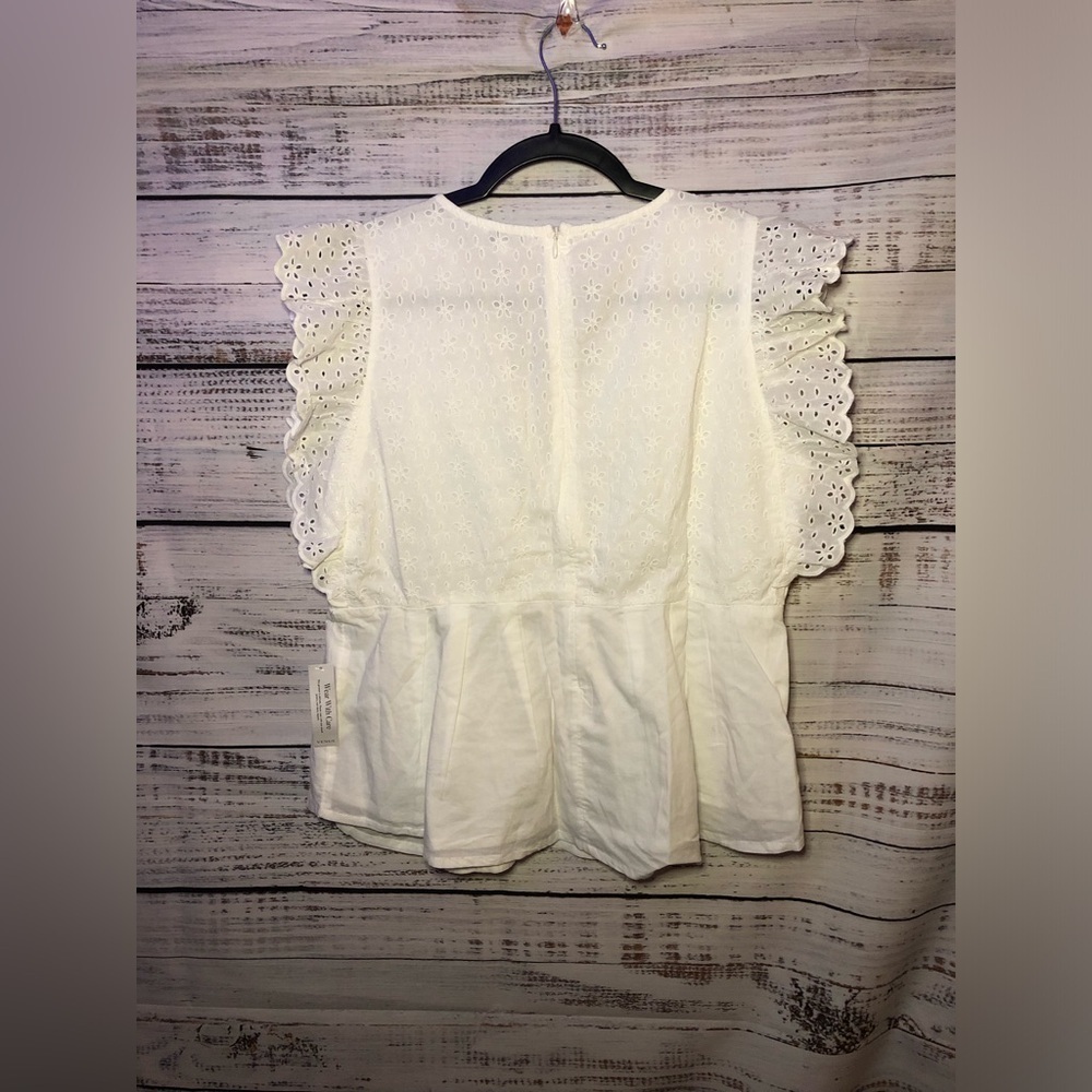 VENUS White Eyelet Ruffle Sleeve Blouse size 12 NWOT - Picture 11 of 12